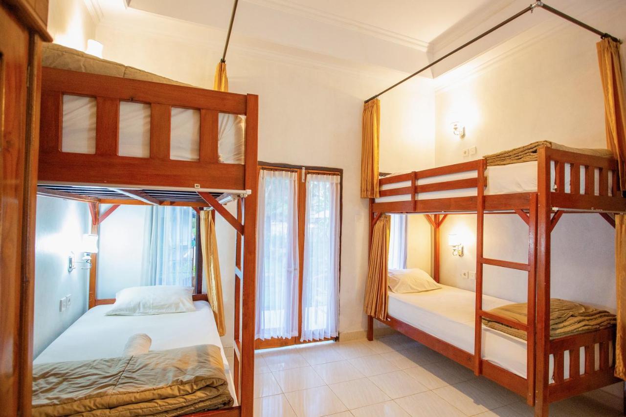 Kamasanti Hostel Toyapakeh Exteriör bild