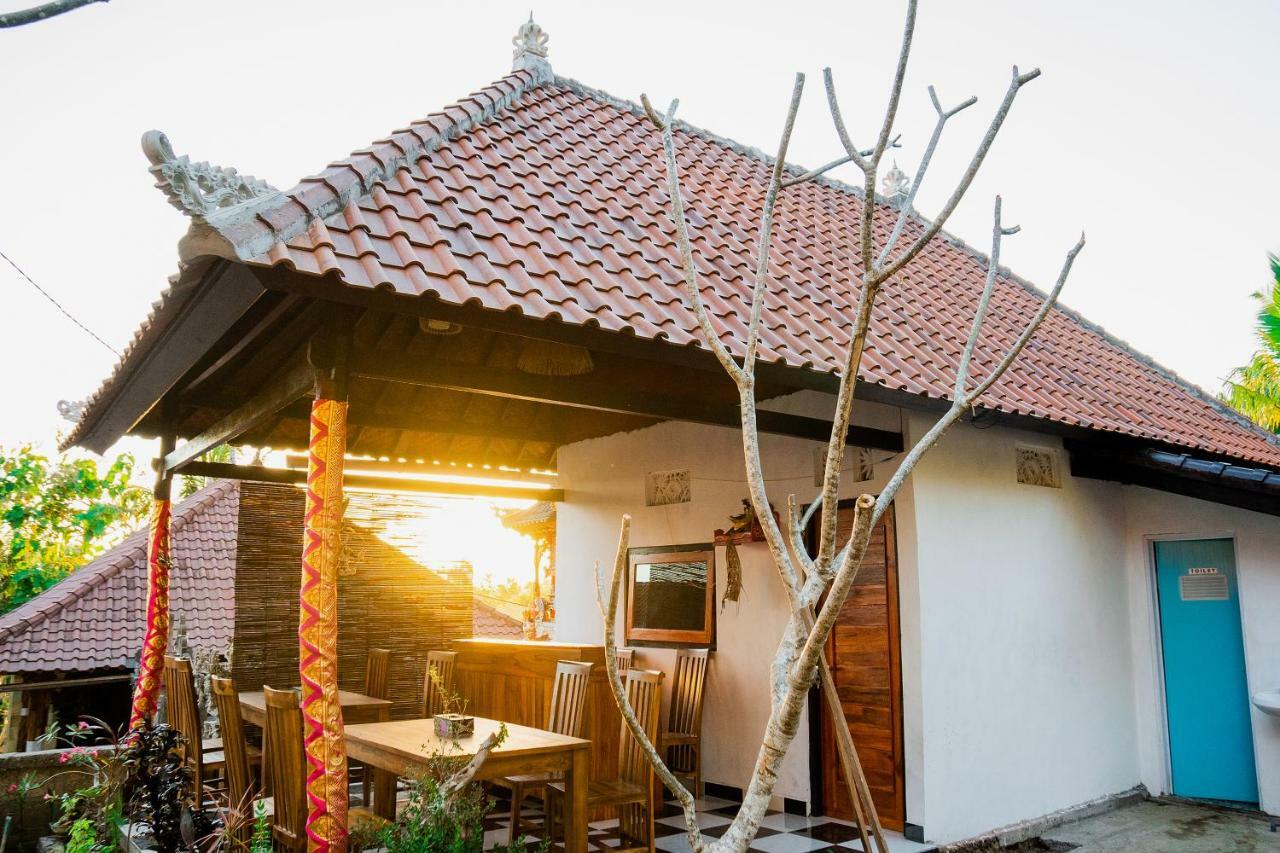 Kamasanti Hostel Toyapakeh Exteriör bild